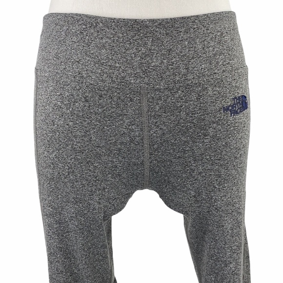 The North Face Pulse Gray Cropped Leggings - Picture 2 of 16